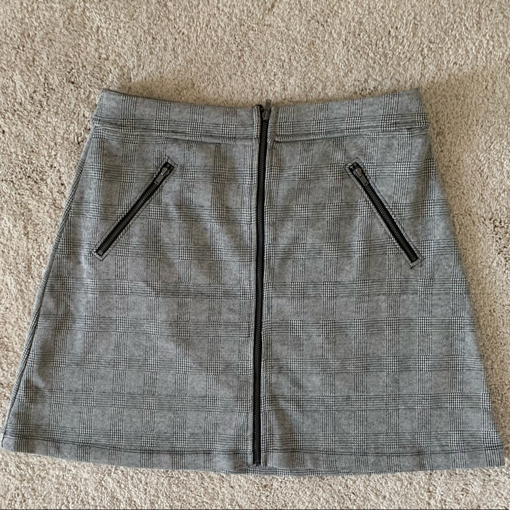 GAP mini skirt, grey with zipper details - NWT!